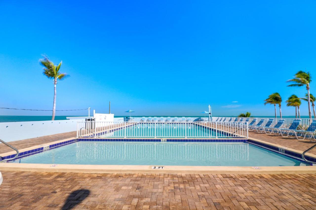Parque de vacaciones Fiesta Key Rv Waterfront 33